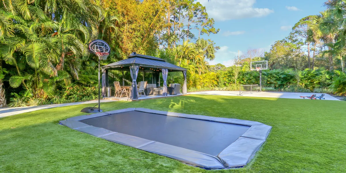 West Palm Beach trampoline installation